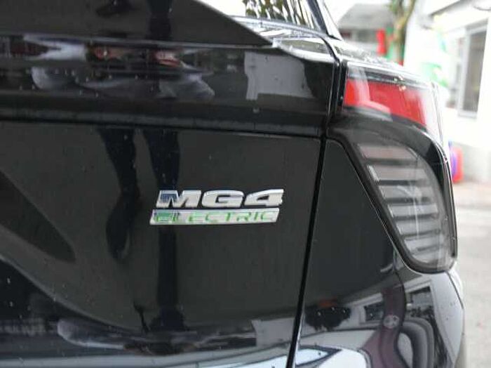 MG MG4 4 Luxury 64 kWh*360° Kamera*LED*Standheizung