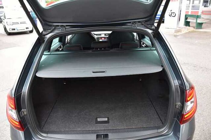 SKODA Octavia RS*Automatik*Klimaauto*Navi*SHZ