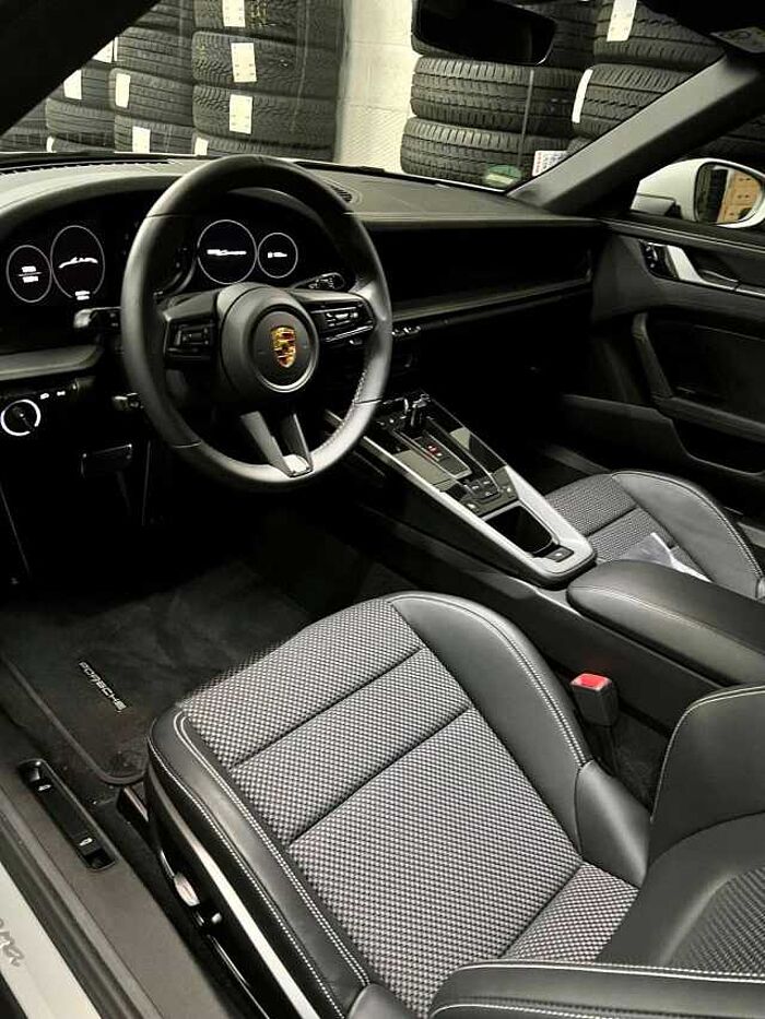 Porsche 992 Carrera Cabriolet **Kreide**Sport-Design**