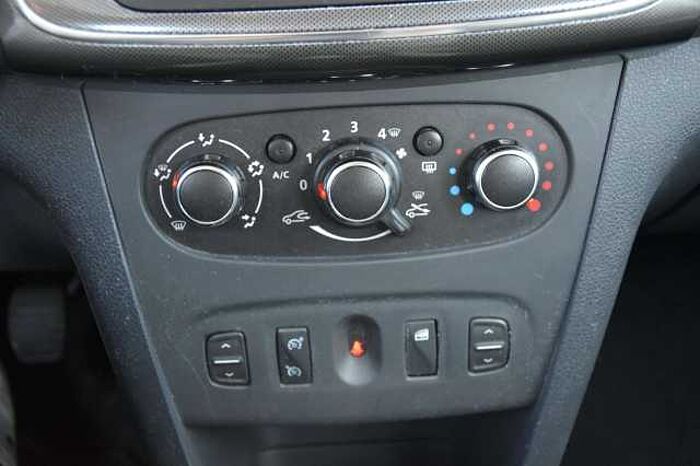 Dacia Sandero Stepway Prestige*Allwetter*Scheckheft*1.Hand