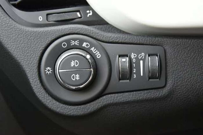 Fiat 500X Lounge*SHZ*Lenkradheiz.*Allwetter*Klimaauto.*Kamer