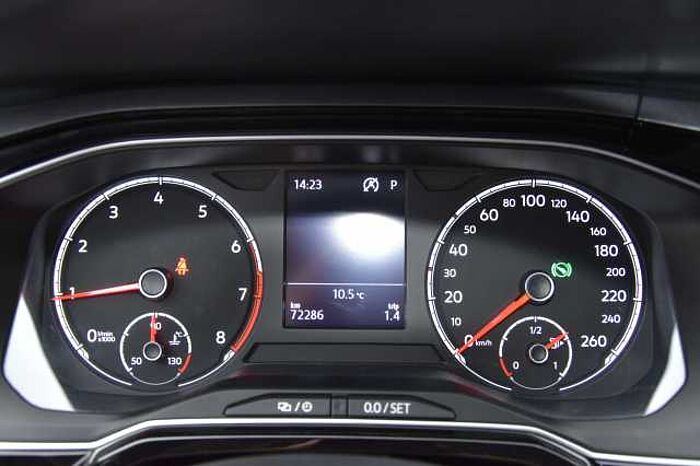 Volkswagen Polo Highline*Klimaauto*SHZ*Tempomat*Navi