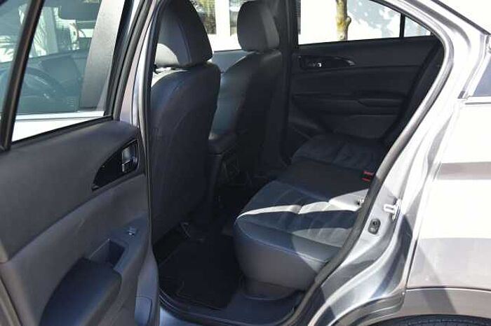 Mitsubishi Eclipse Cross Plus Select Black Hybrid 4WD*AHK*360°