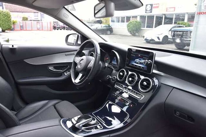 Mercedes-Benz C 180 C 180*Spurhalte*Navi*Schiebedach*