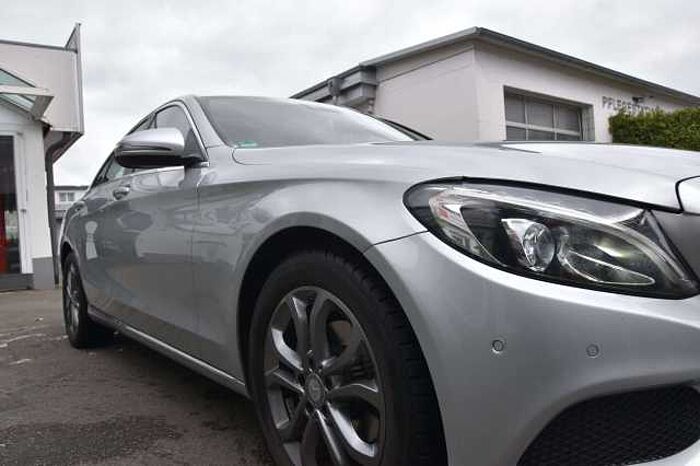 Mercedes-Benz C 180 C 180*Spurhalte*Navi*Schiebedach*