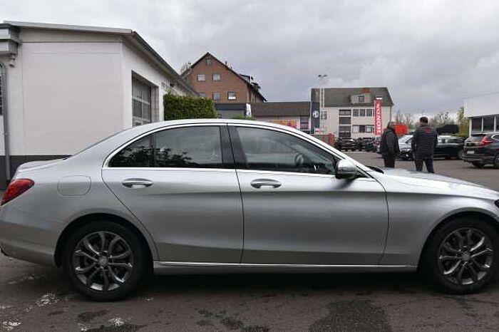 Mercedes-Benz C 180 C 180*Spurhalte*Navi*Schiebedach*