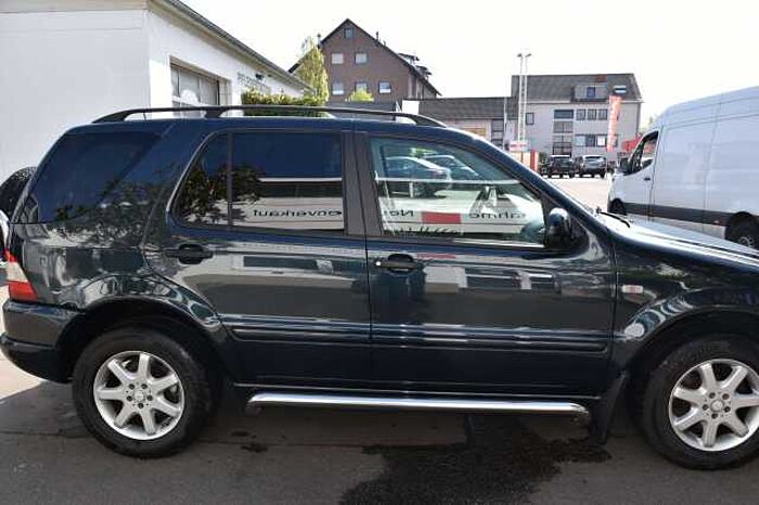 Mercedes-Benz ML 430 SHZ*AHK*PANO*EL. FH V+H