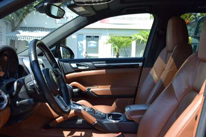 Porsche Cayenne SHZ*PDC*RFK*LED*PANO*NAVI*KLIMA-AUTO