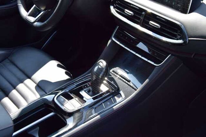 MG HS Luxury*Pano-Dach*Leder*LED*