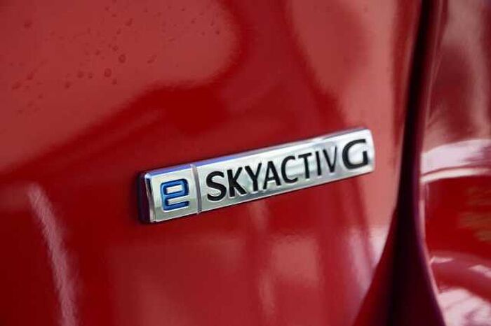 Mazda 3 3 e-SKYACTIV-G 2.0 M HYBRID DRIVE SELECTION